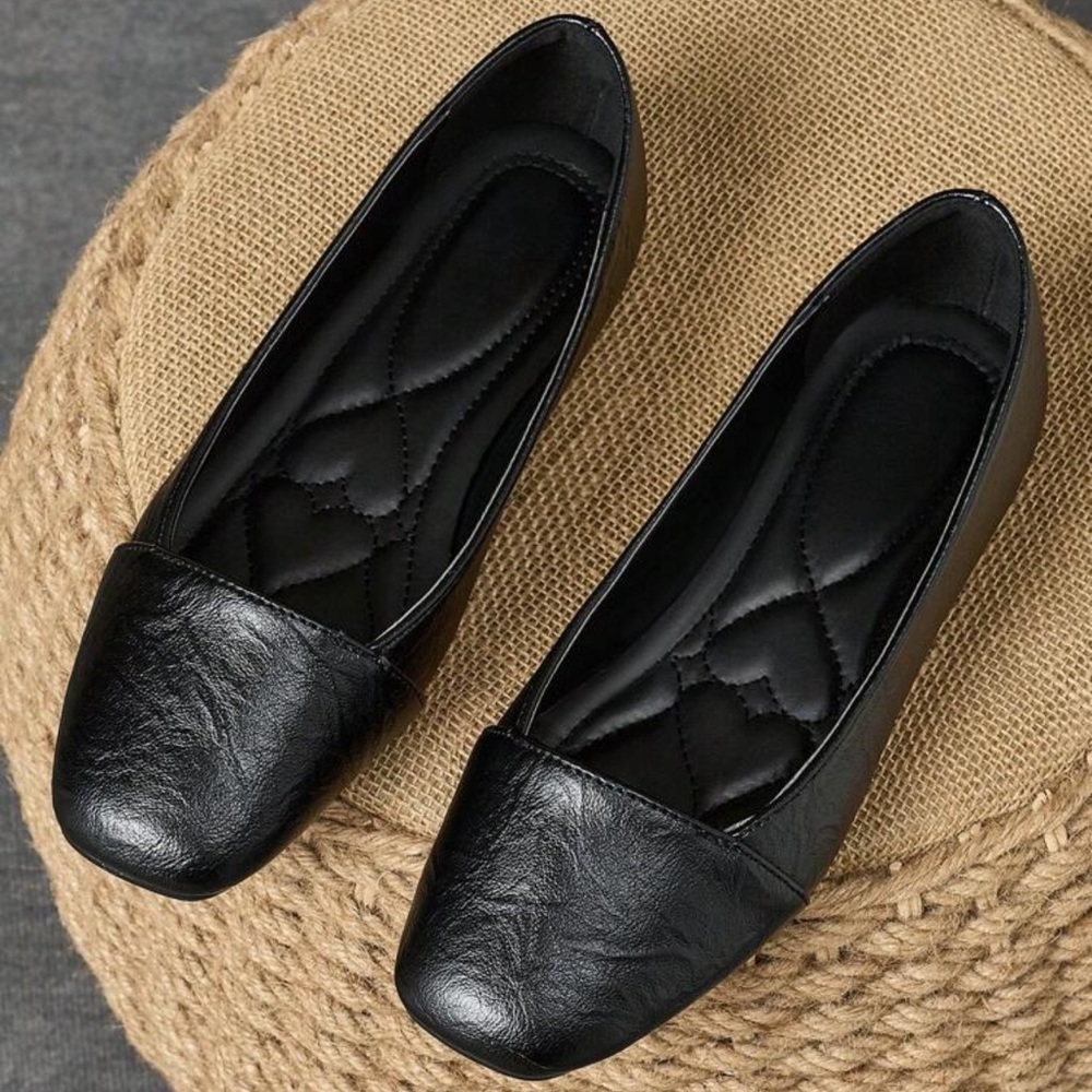 Black Women's Flats - Picture 1 of 4